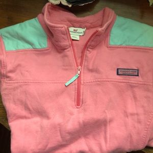 Vineyard vines light weight sweatshirt size xl